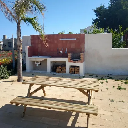 Isole Dello Stagnone 公寓