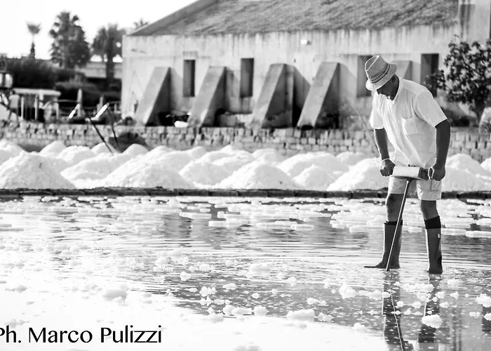 Isole Dello Stagnone 公寓 *